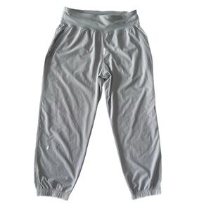 Under Armour Women's Light Gray Active Capris